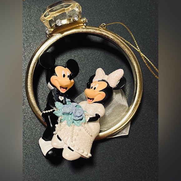 Mickey and Minnie Bride and Groom ornament. - Picture 9 of 12